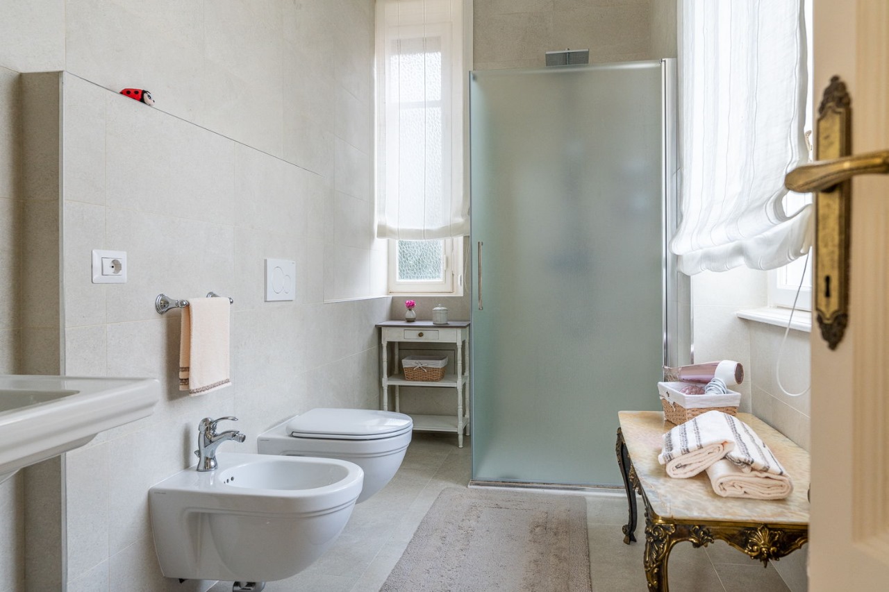 Main bathroom